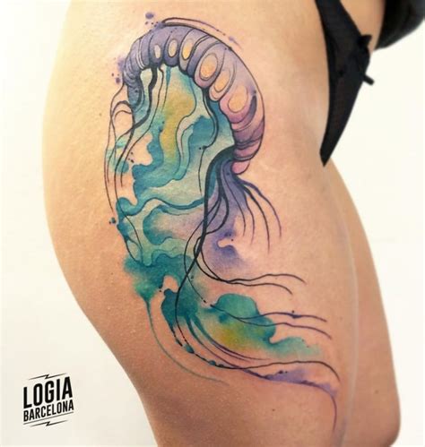 tatuajes de medusas para mujeres.